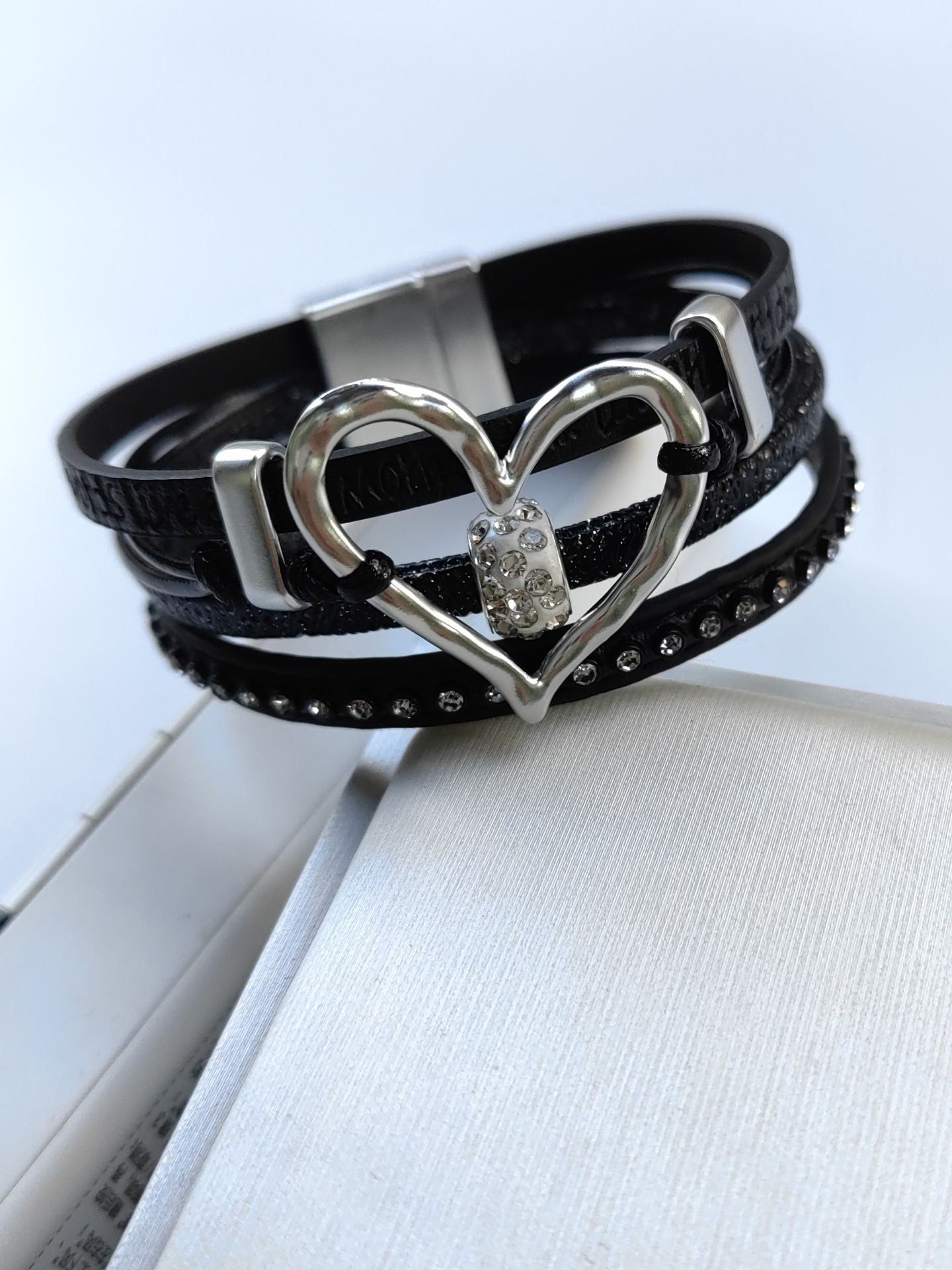 'Heartlock' Vintage Hollow Heart Leather Bracelet AlielNosirrah