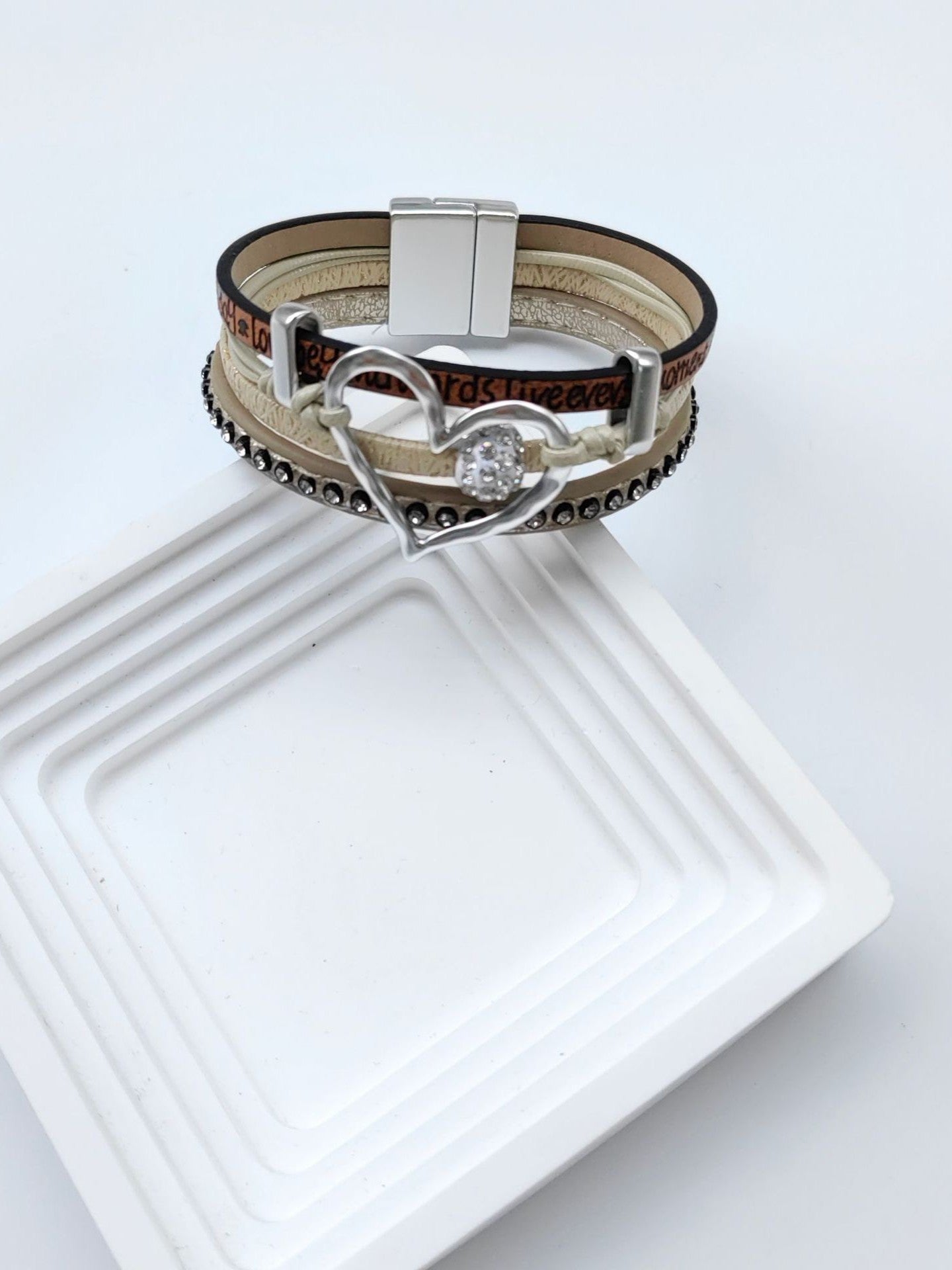 'Heartlock' Vintage Hollow Heart Leather Bracelet AlielNosirrah