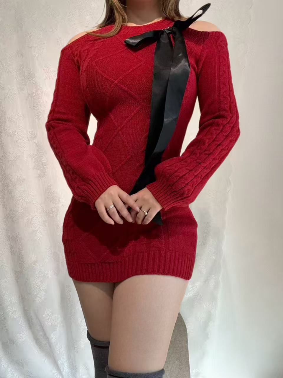 'Belle' Bow-Detail Off-Shoulder Long-Sleeve Bodycon Dress AlielNosirrah