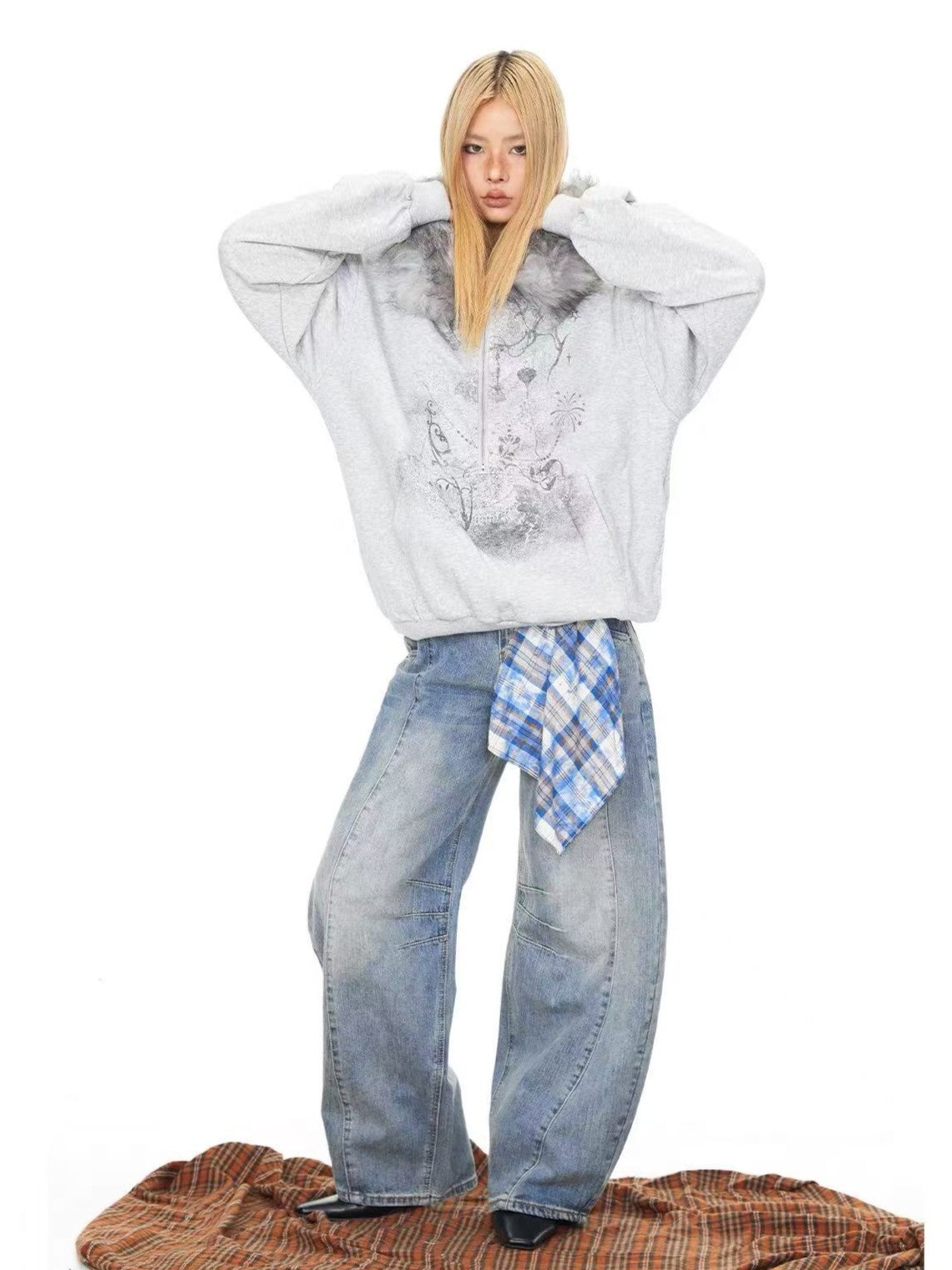 'Lonely Island' Y2K Detachable Furry Hood Printed Half-Zip Hoodie