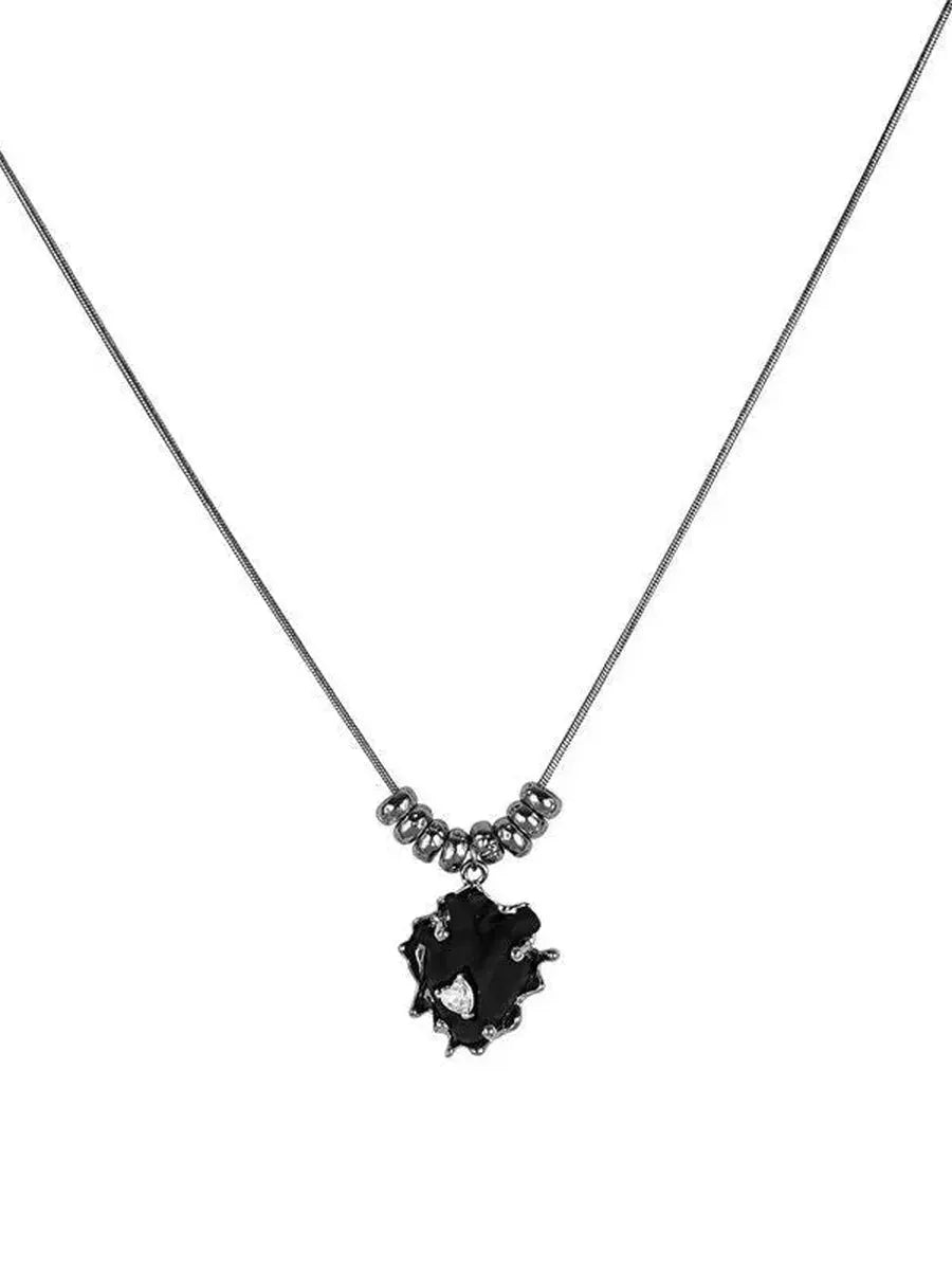'Unscrupulous' Matte Heart Snake Chain Necklace AlielNosirrah