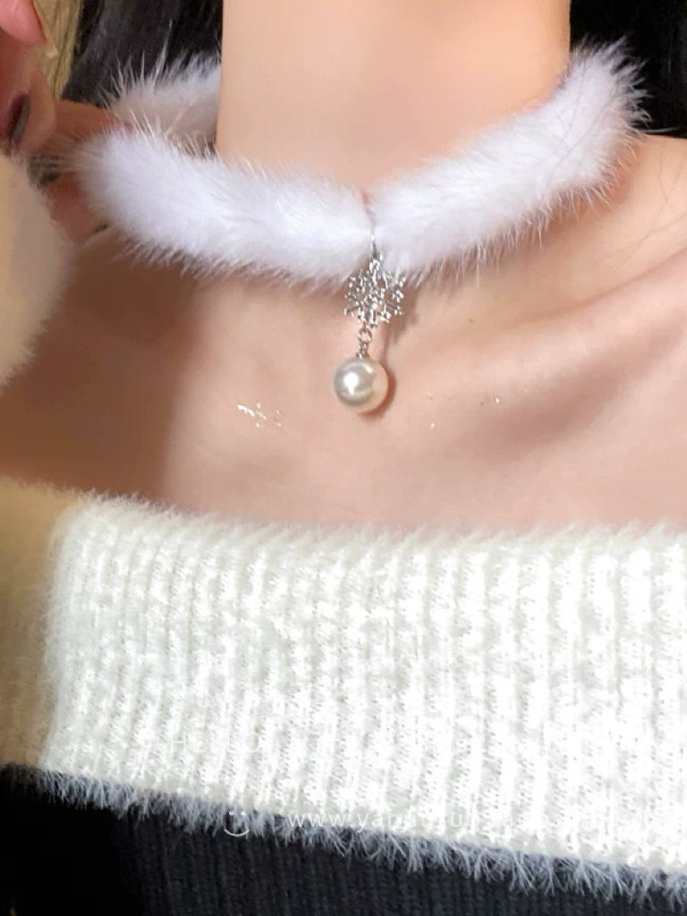 'Snow Days' Y2k Fluffy Holiday Snow Flake Choker AlielNosirrah