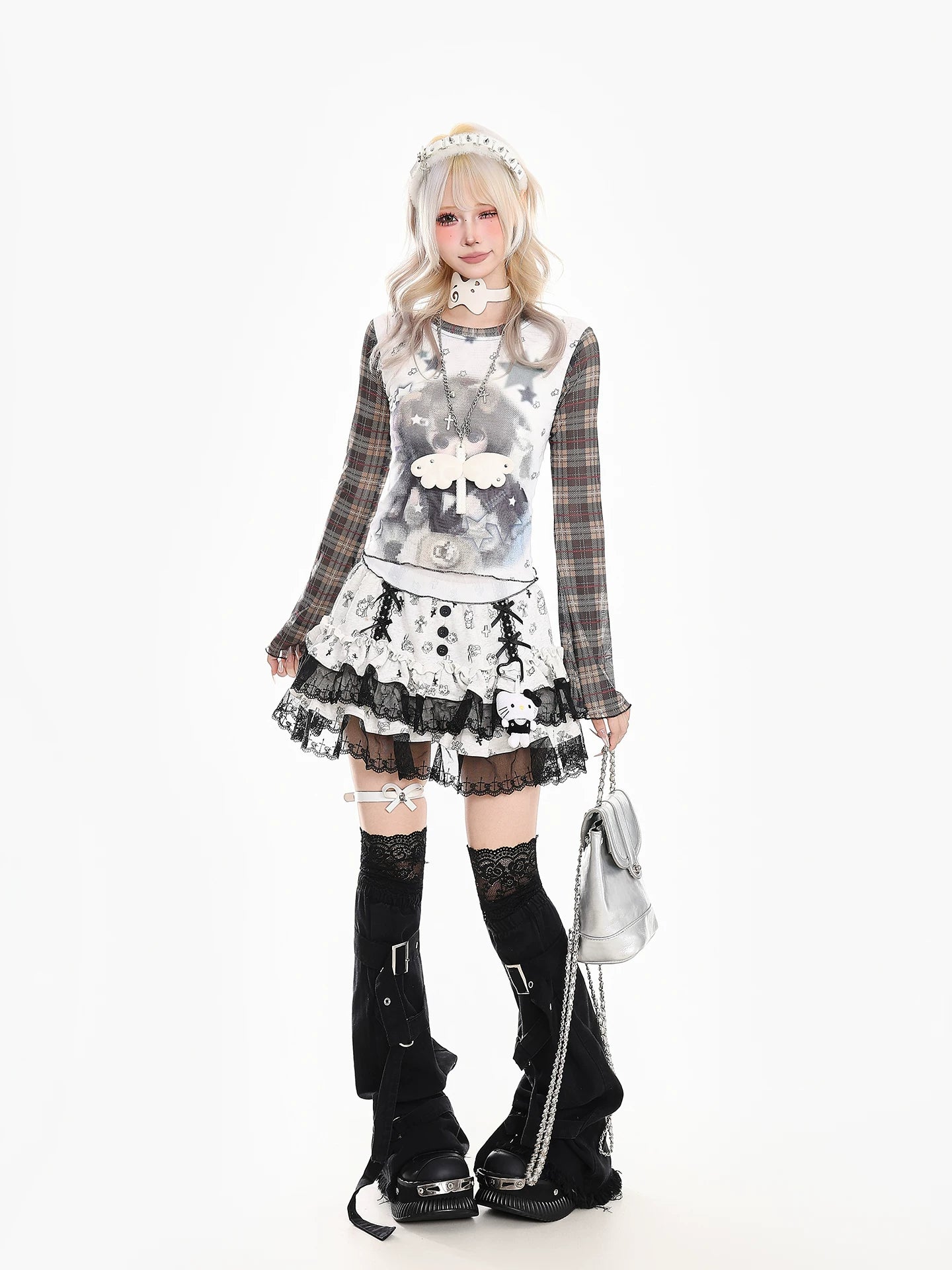 'Doll Pop' Y2K Doll Portrait Long Sleeve T-Shirt AlielNosirrah