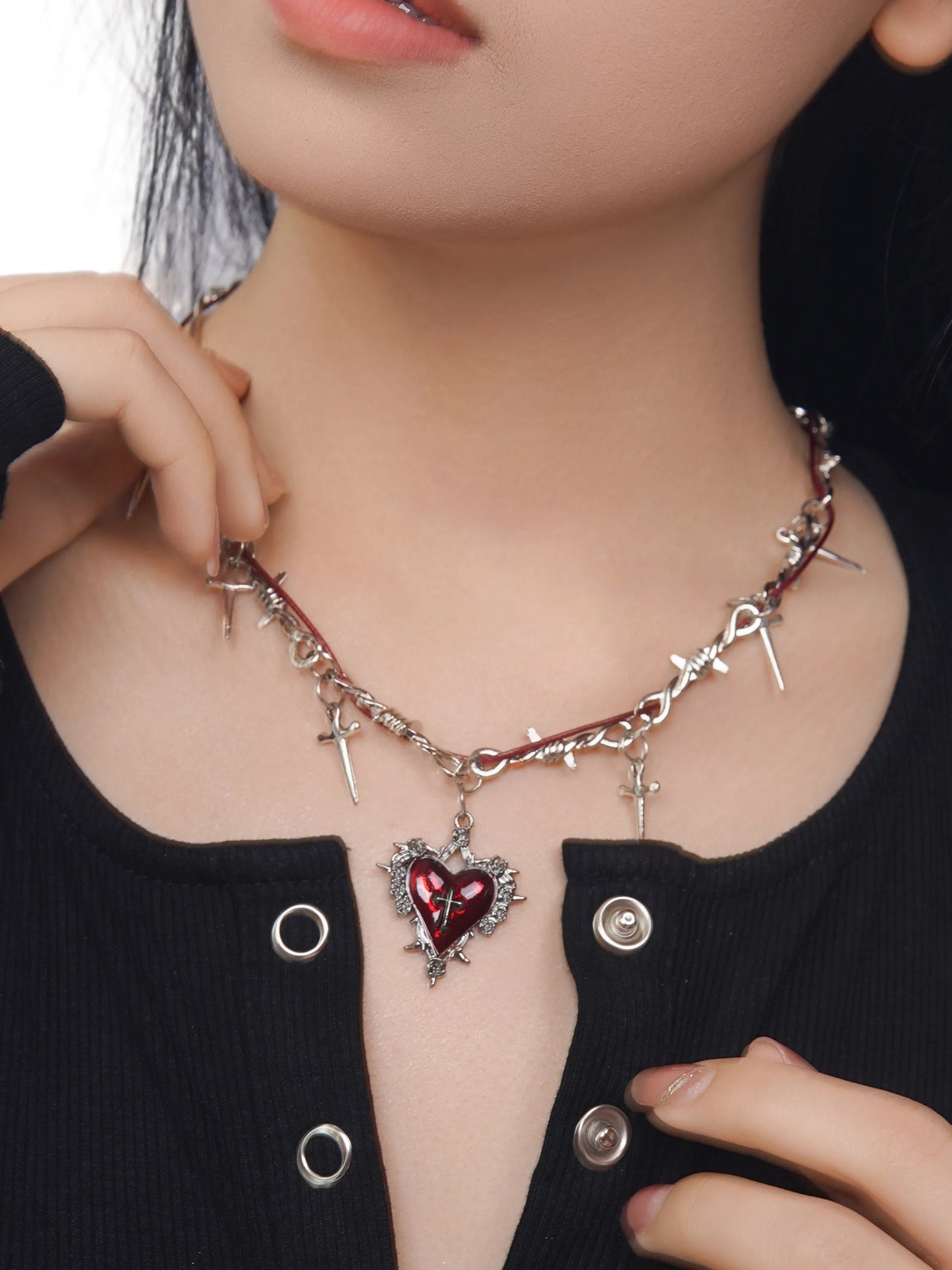 thorn-heart-necklace-gothic-punk-red-choker-2