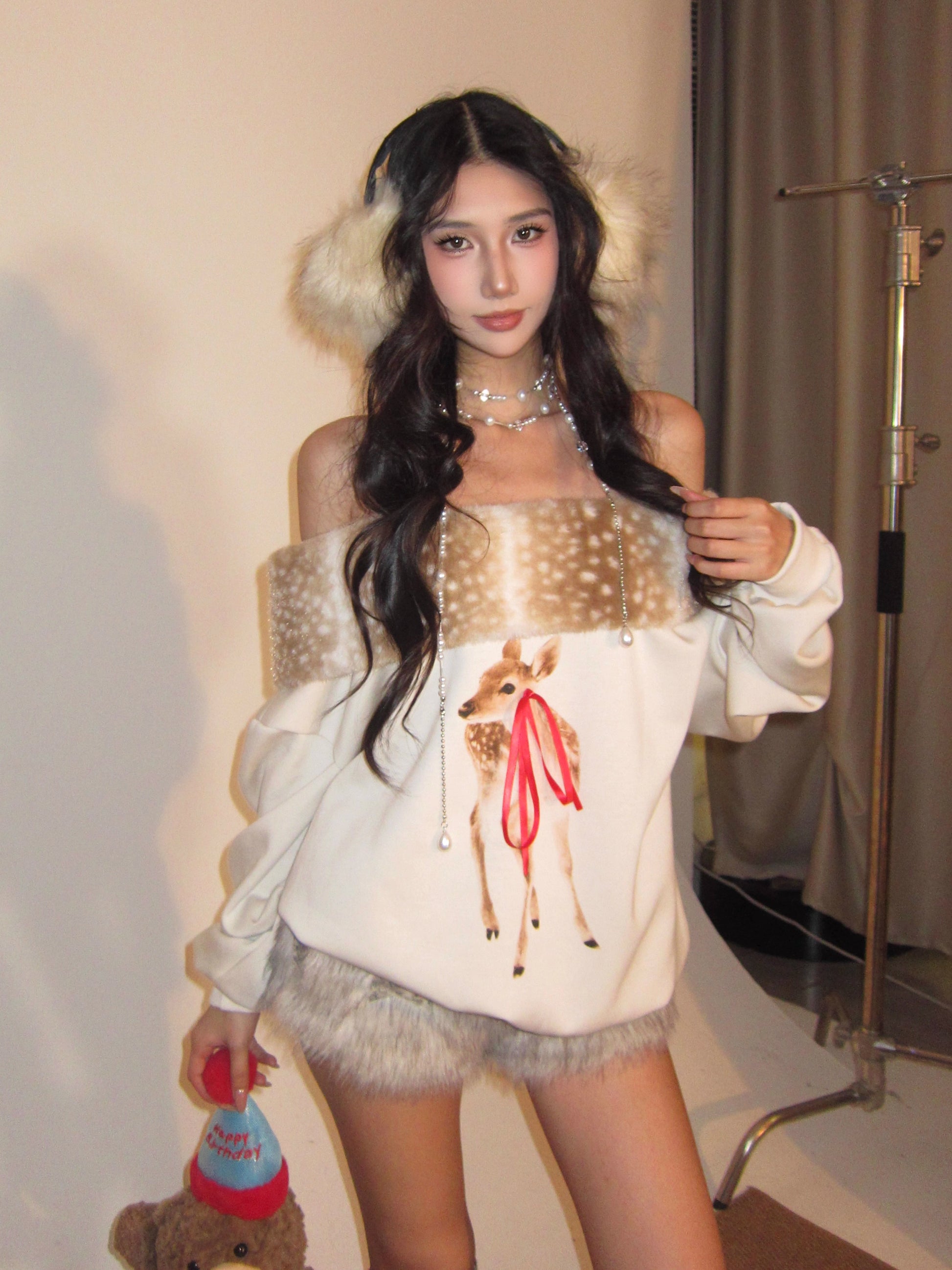 'Fawn Dreams' Cozy Deer Off-shoulder Removable Fluffy Collar Hoodie AlielNosirrah