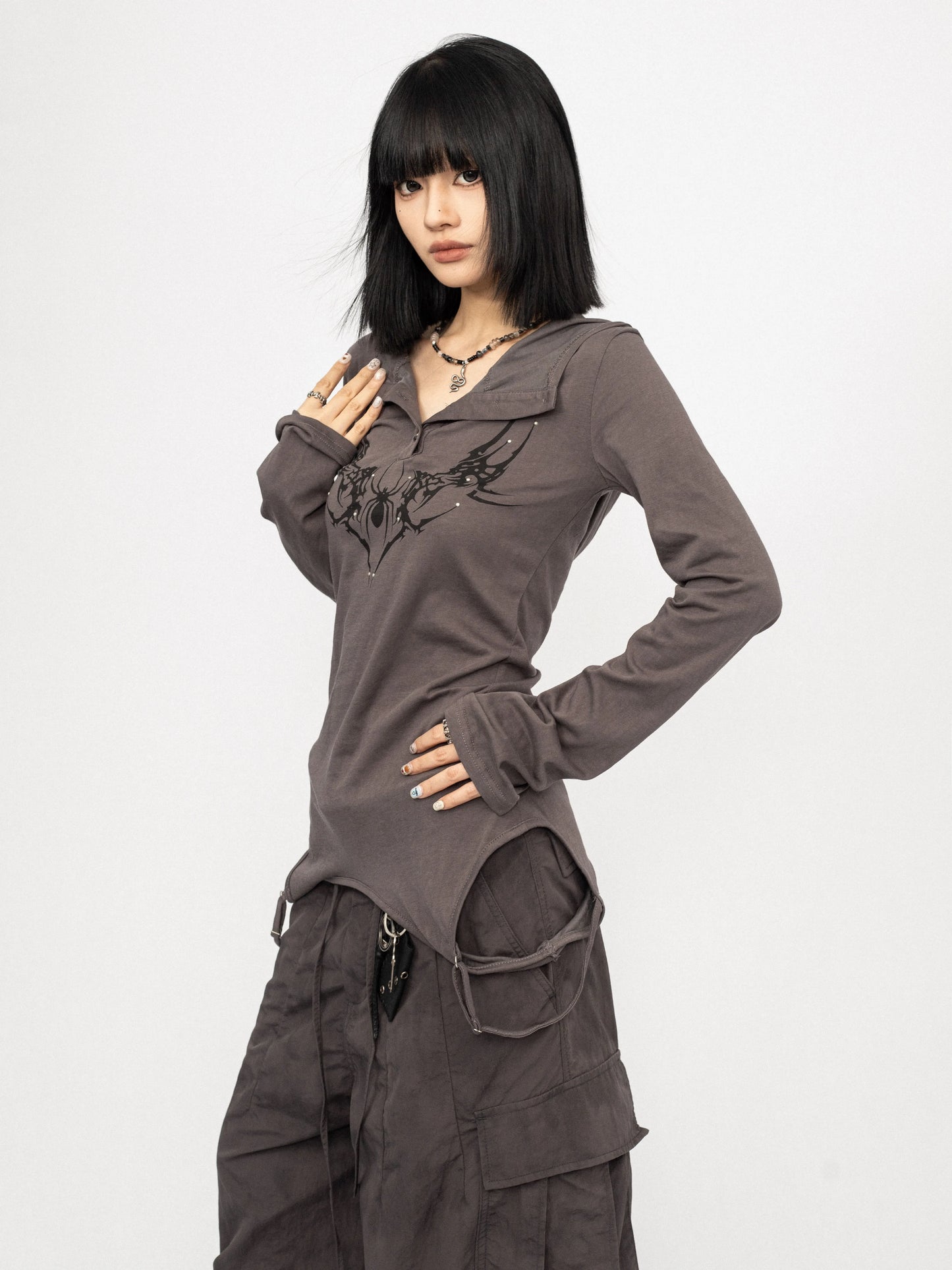 ’Sweet Venom' Retro Hot Girl V-Neck Loose & Flattering Long Sleeve Lightweight Blouse AlielNosirrah