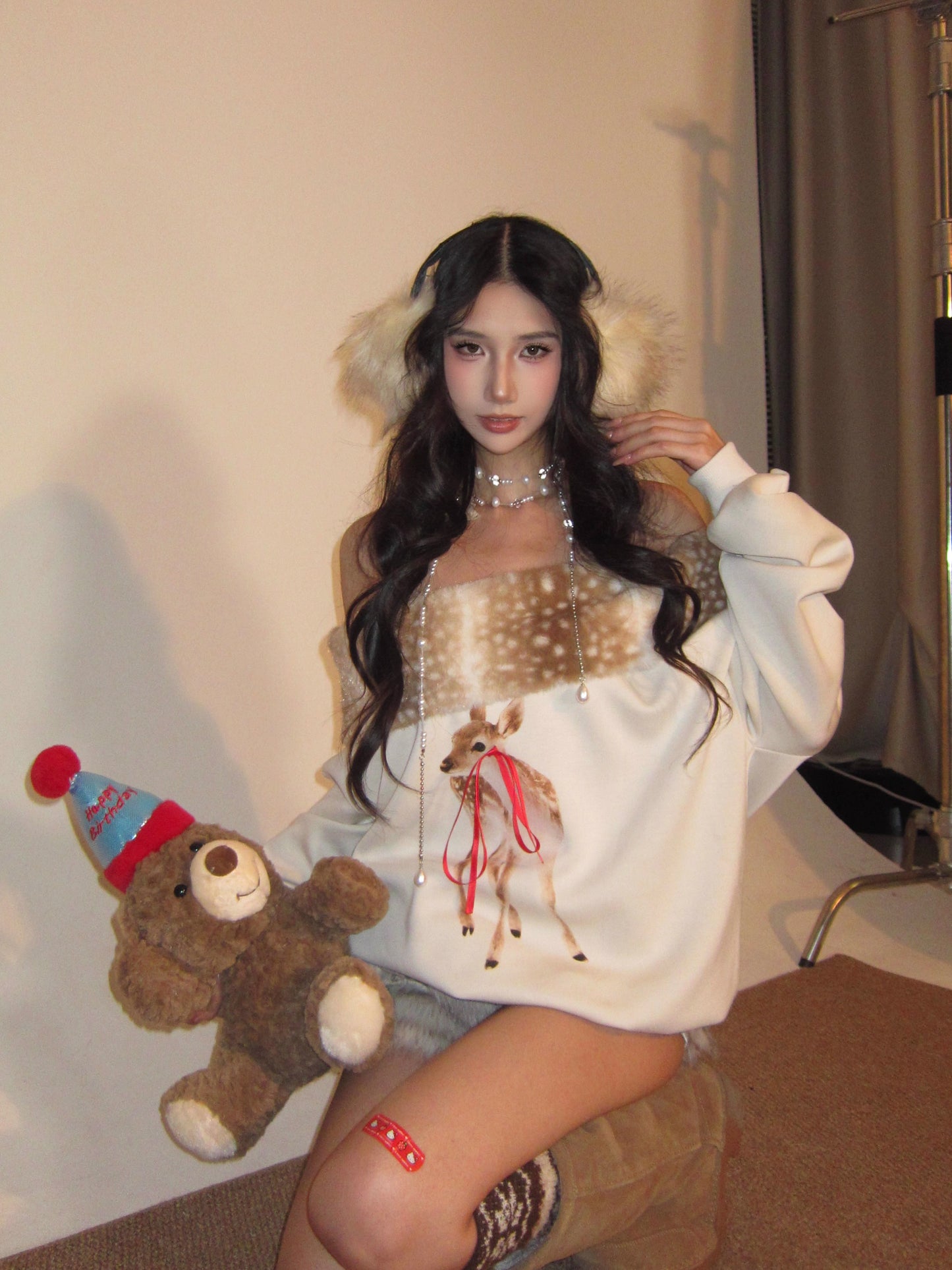 'Fawn Dreams' Cozy Deer Off-shoulder Removable Fluffy Collar Hoodie AlielNosirrah