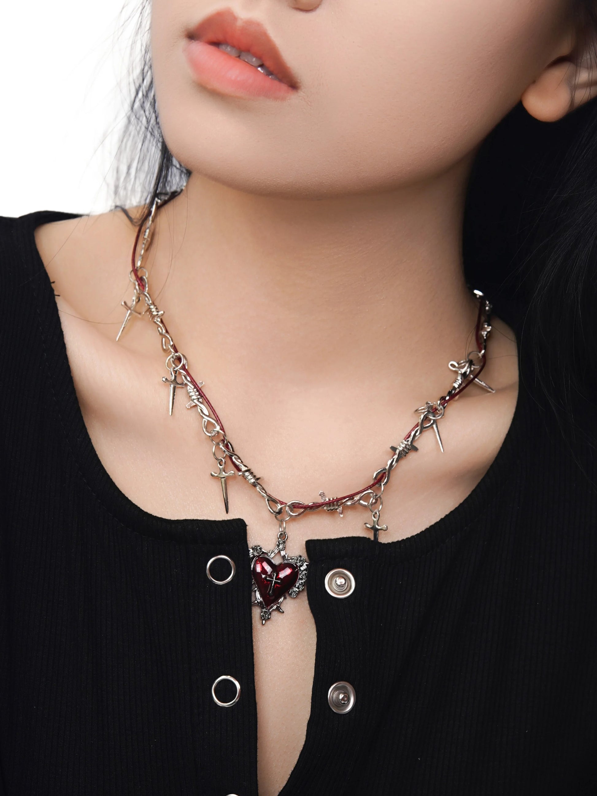 thorn-heart-necklace-gothic-punk-red-choker-3