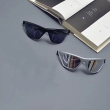 Load image into Gallery viewer, &#39;Silver City&#39; Irregular Festival Chain Sunglasses AlielNosirrah

