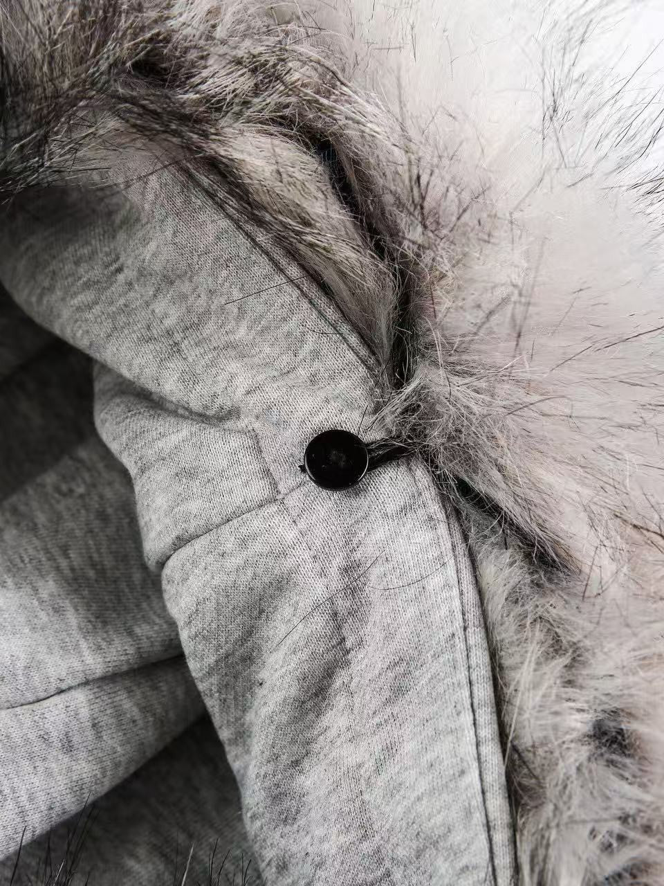 'Lonely Island' Y2K Detachable Furry Hood Printed Half-Zip Hoodie