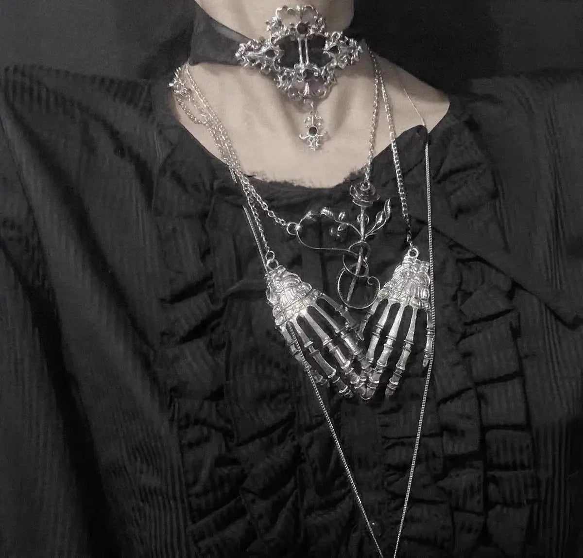 'Fingertips' Halloween Skeleton Hands Necklace AlielNosirrah
