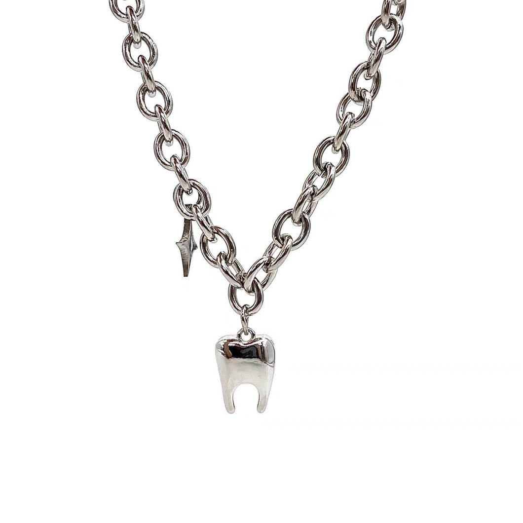 'Spooky' Teeth & Star Shape Necklace AlielNosirrah