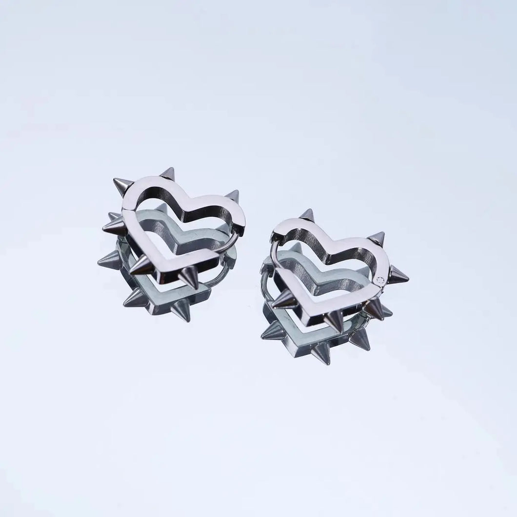 ‘Stigma‘ Heart Shape Rivet Ear Studs AlielNosirrah