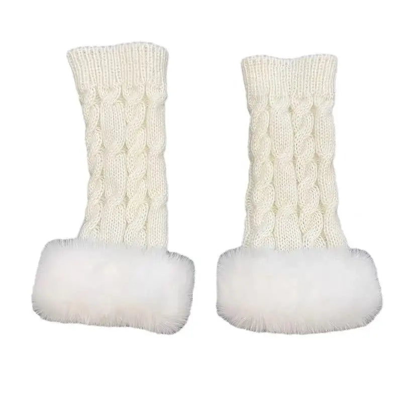 'Vanilla' Kawaii Fluffy Long Gloves AlielNosirrah