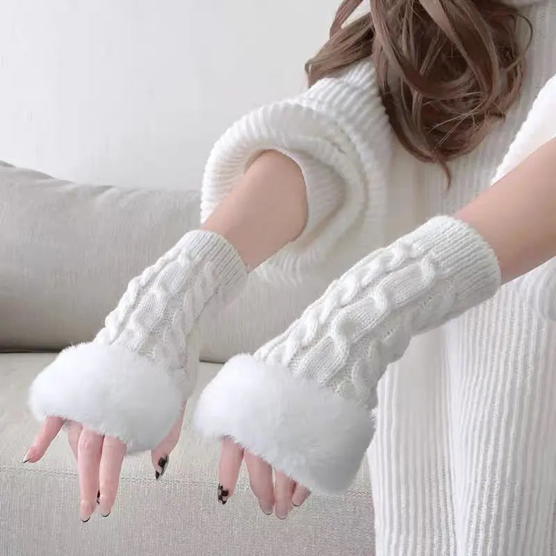'Vanilla' Kawaii Fluffy Long Gloves AlielNosirrah